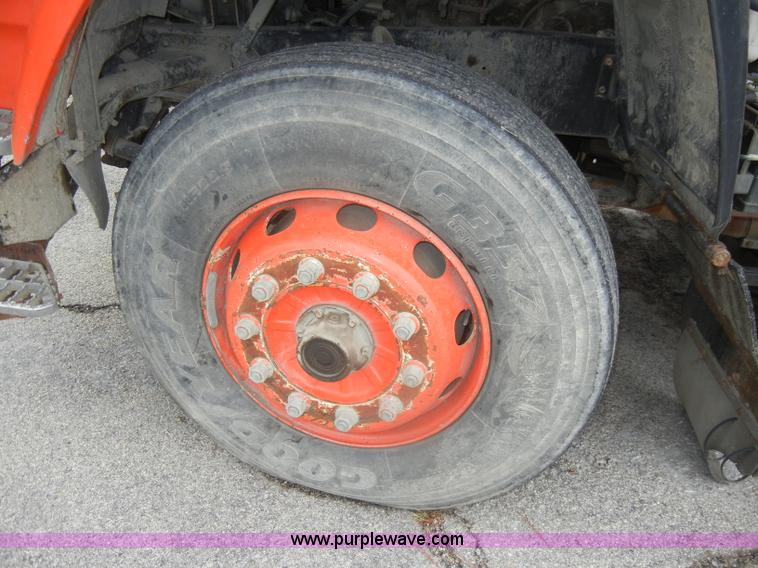 image for item D4398 1992 GMC Johnston 600 street sweeper