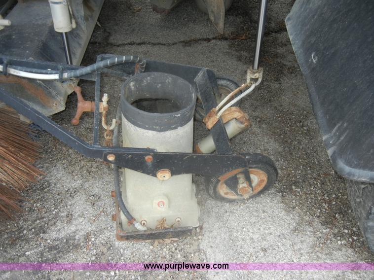 image for item D4398 1992 GMC Johnston 600 street sweeper