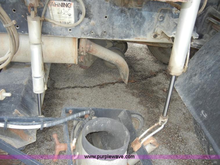 image for item D4398 1992 GMC Johnston 600 street sweeper