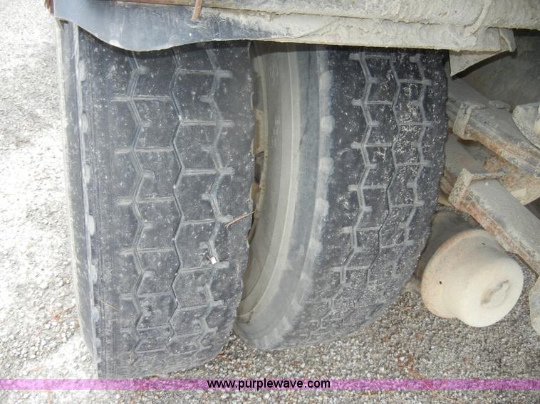 image for item D4398 1992 GMC Johnston 600 street sweeper