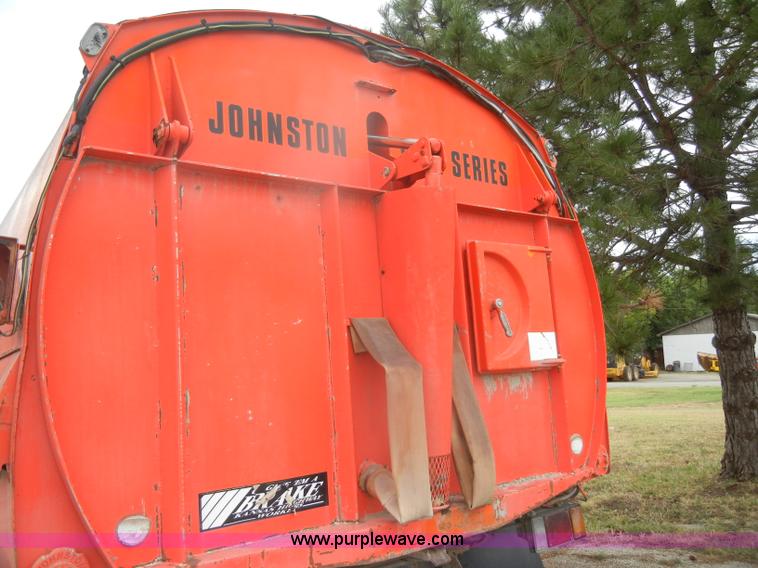 image for item D4398 1992 GMC Johnston 600 street sweeper