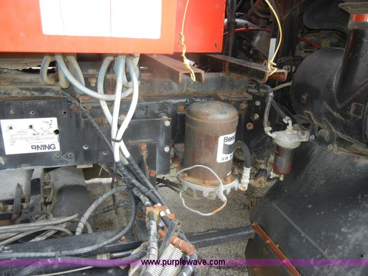 image for item D4398 1992 GMC Johnston 600 street sweeper