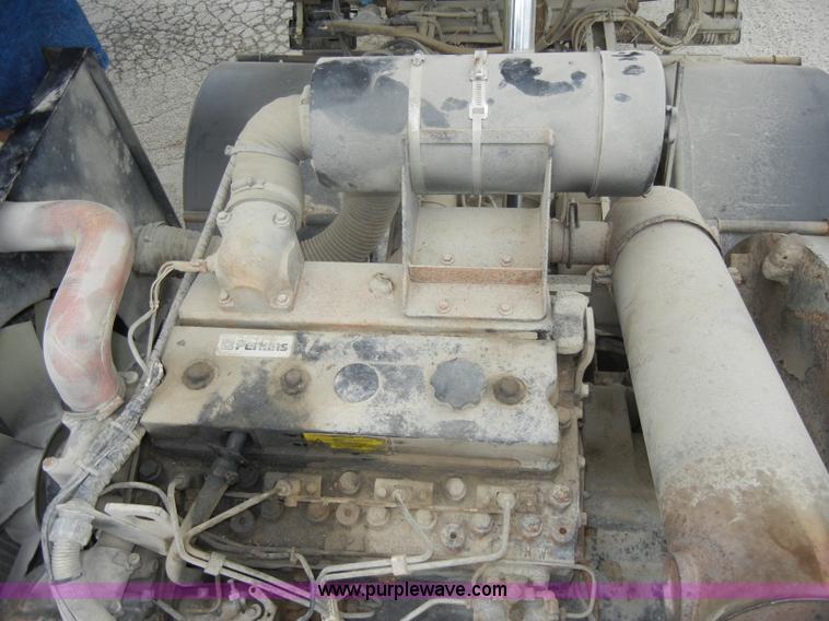 image for item D4398 1992 GMC Johnston 600 street sweeper