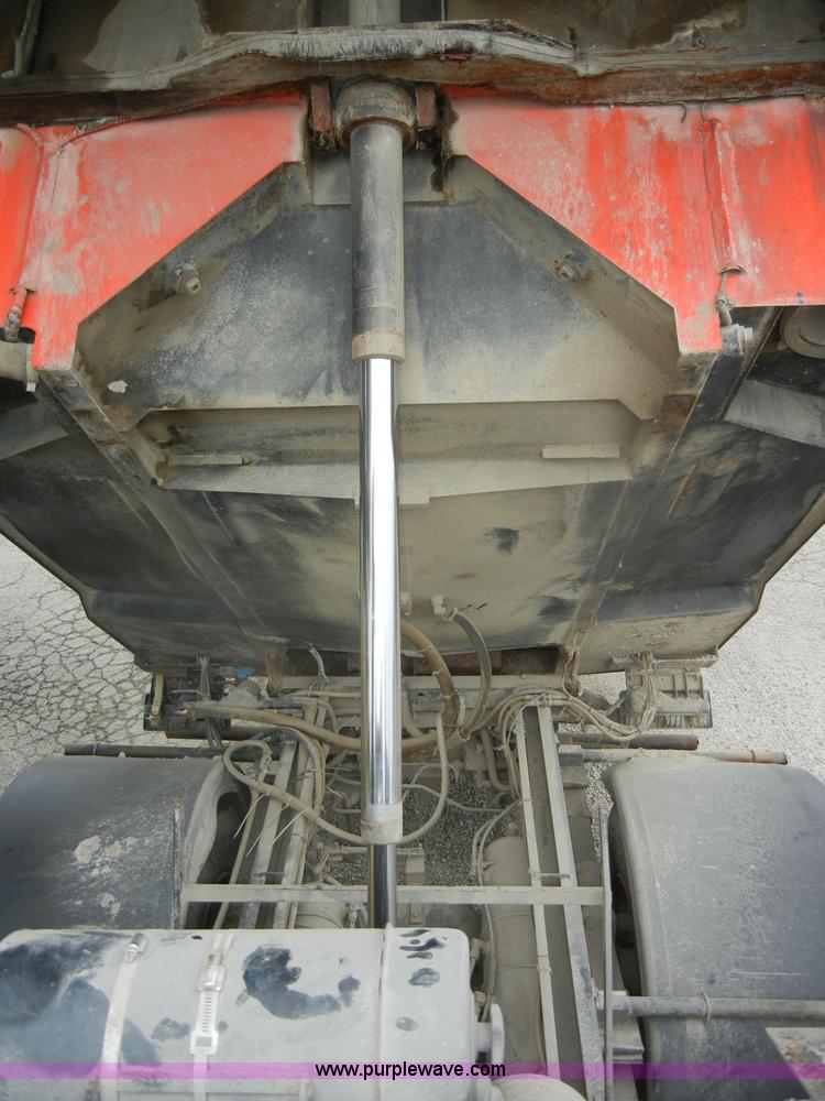 image for item D4398 1992 GMC Johnston 600 street sweeper