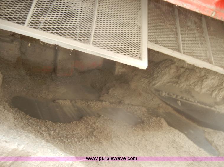 image for item D4398 1992 GMC Johnston 600 street sweeper