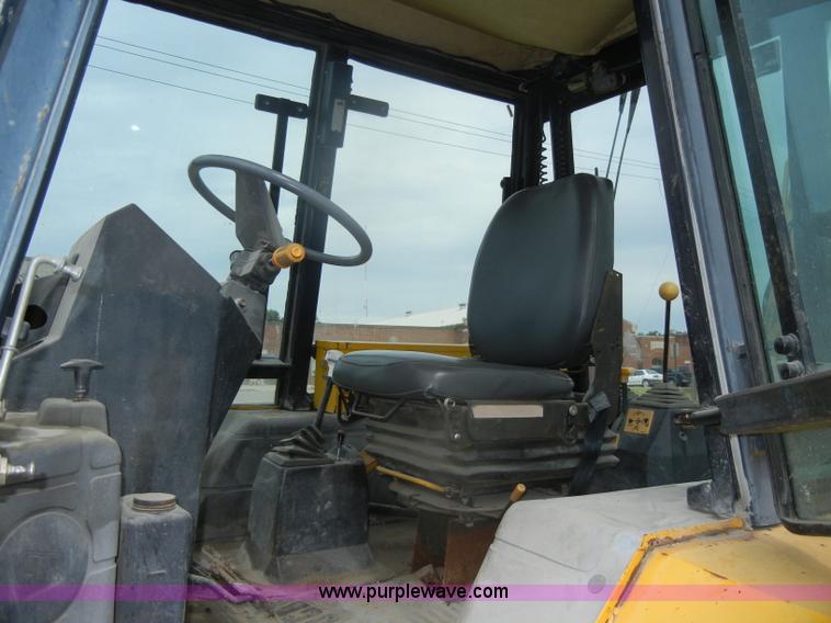 image for item D4399 1986 JCB 1400B backhoe
