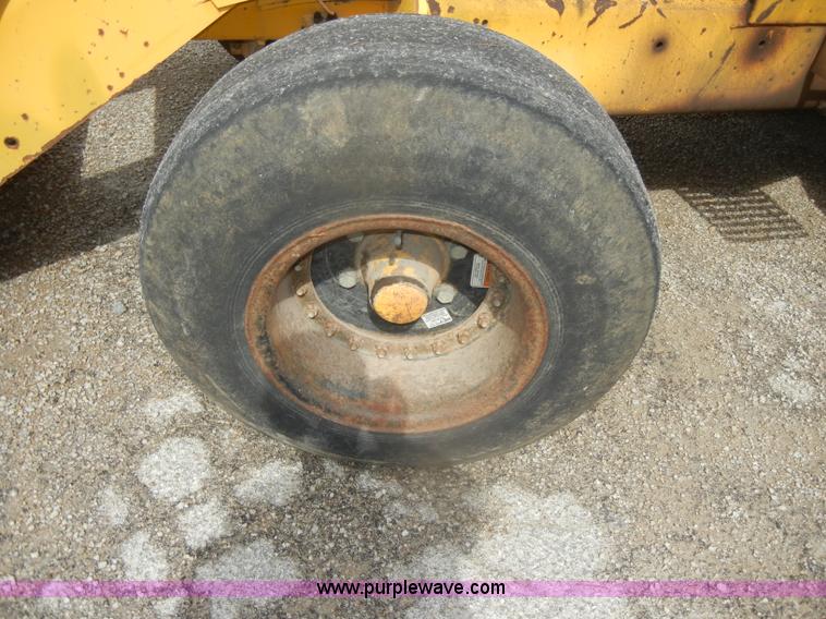 image for item D4399 1986 JCB 1400B backhoe