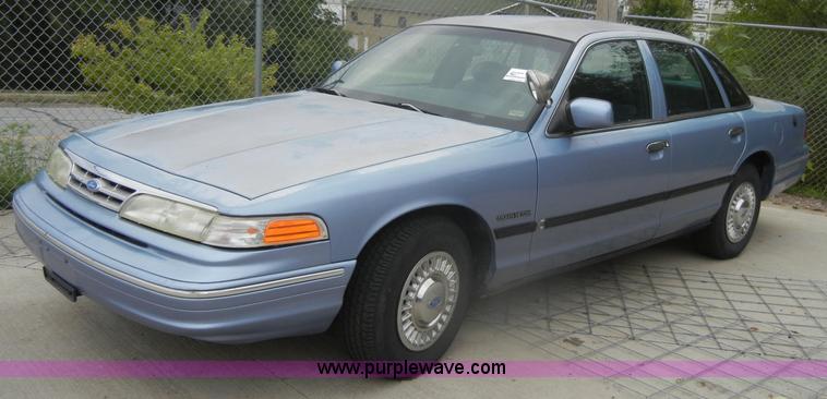image for item D4404 1995 Ford Crown Victoria