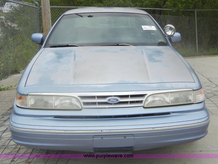 image for item D4404 1995 Ford Crown Victoria