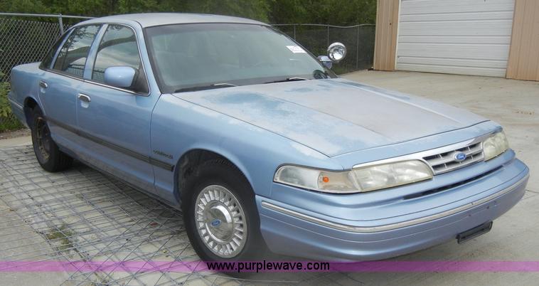 image for item D4404 1995 Ford Crown Victoria