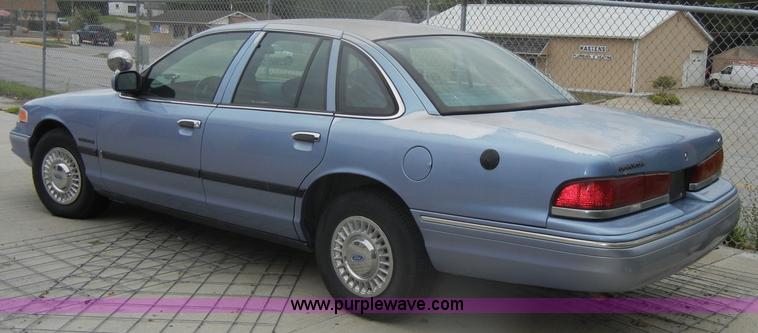 image for item D4404 1995 Ford Crown Victoria