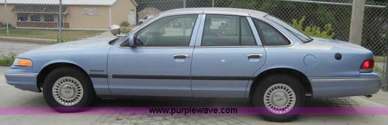 image for item D4404 1995 Ford Crown Victoria
