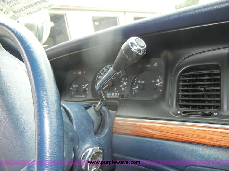 image for item D4404 1995 Ford Crown Victoria