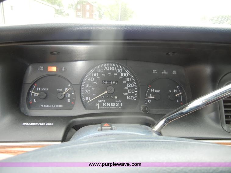 image for item D4404 1995 Ford Crown Victoria