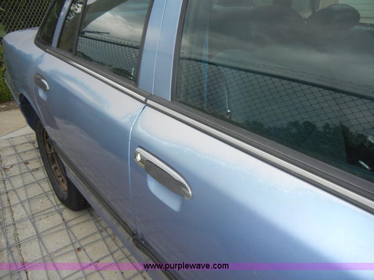 image for item D4404 1995 Ford Crown Victoria