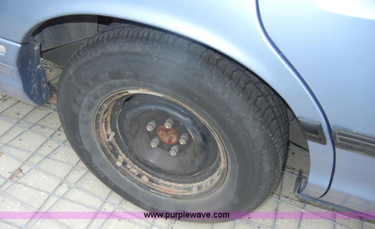 image for item D4404 1995 Ford Crown Victoria