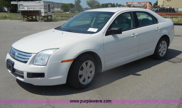 image for item D4433 2008 Ford Fusion