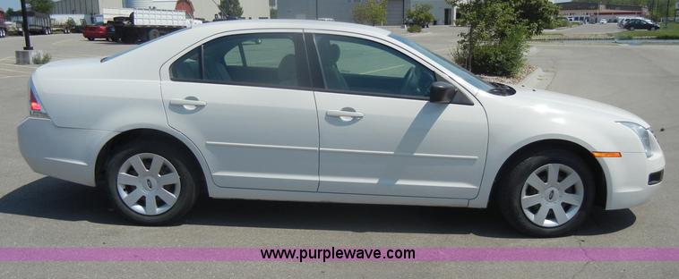 image for item D4433 2008 Ford Fusion
