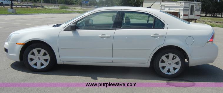 image for item D4433 2008 Ford Fusion
