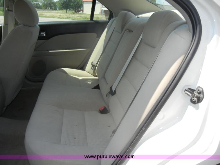 image for item D4433 2008 Ford Fusion