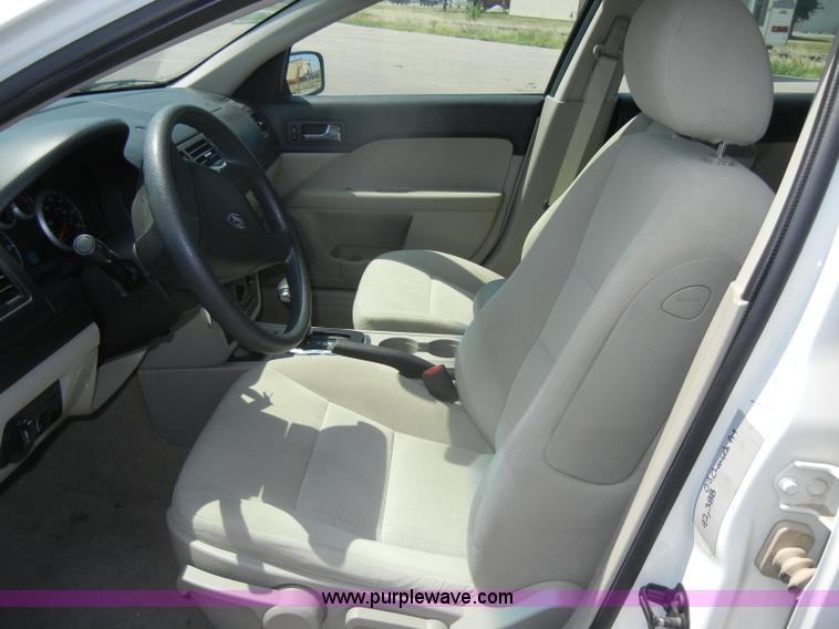 image for item D4433 2008 Ford Fusion