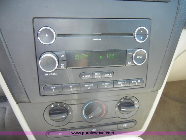 image for item D4433 2008 Ford Fusion