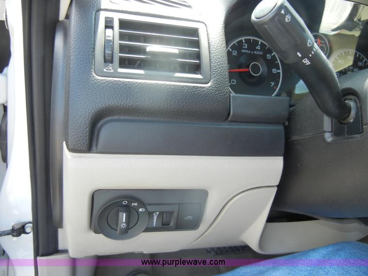 image for item D4433 2008 Ford Fusion