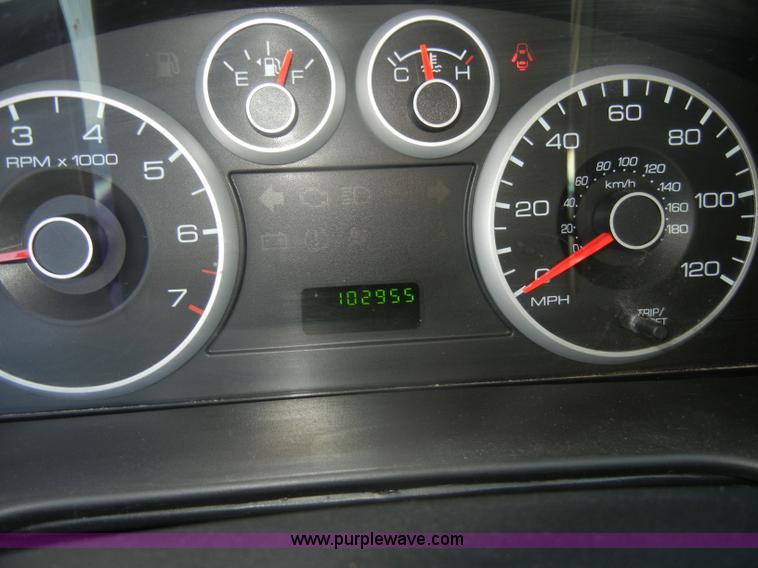 image for item D4433 2008 Ford Fusion