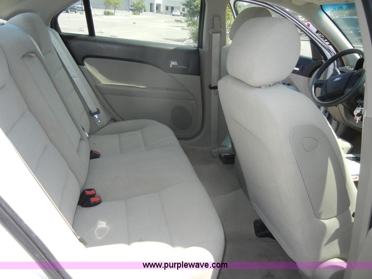 image for item D4433 2008 Ford Fusion