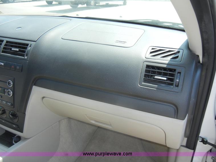 image for item D4433 2008 Ford Fusion