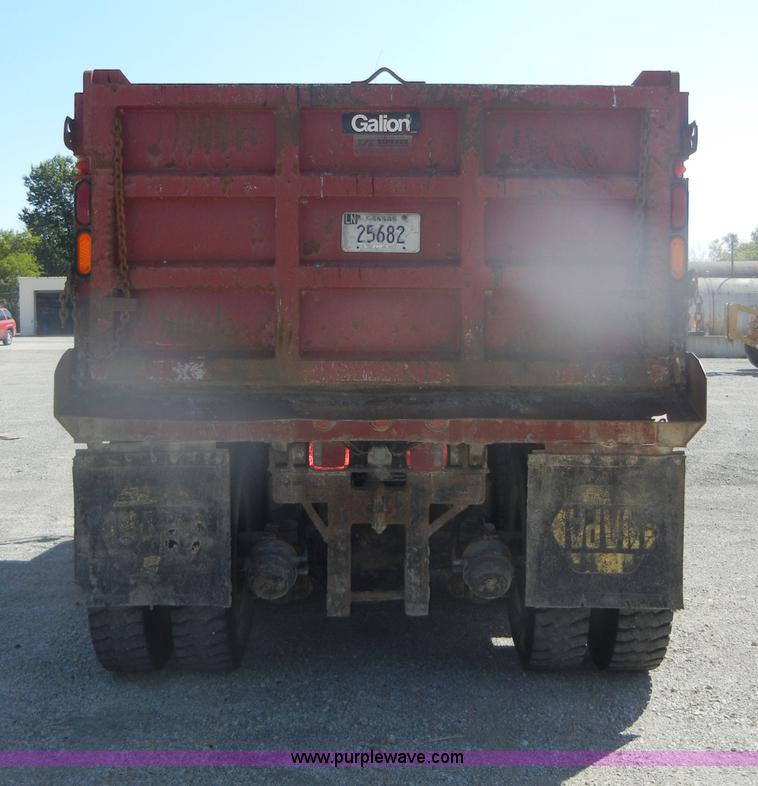 image for item D4604 1996 Ford L8000 dump truck