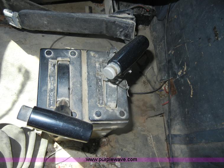 image for item D4604 1996 Ford L8000 dump truck