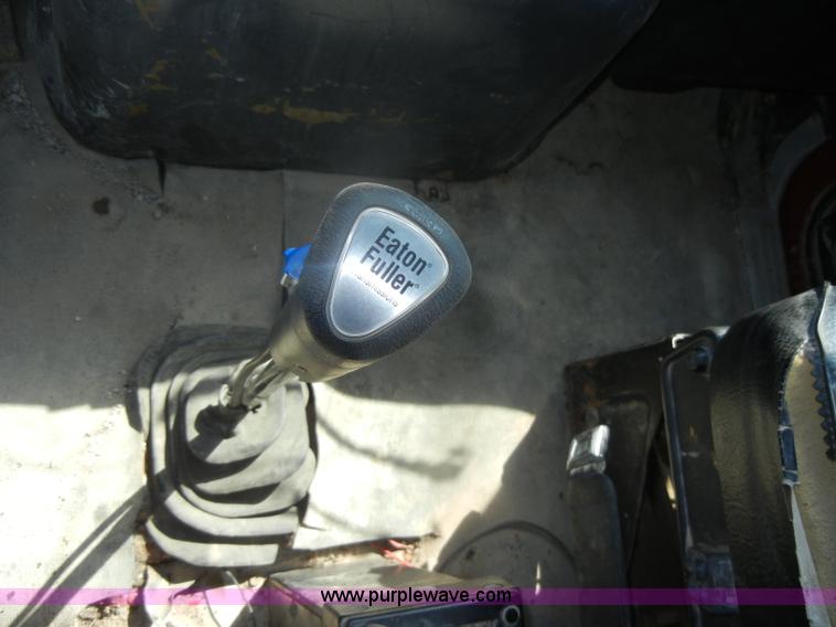 image for item D4604 1996 Ford L8000 dump truck