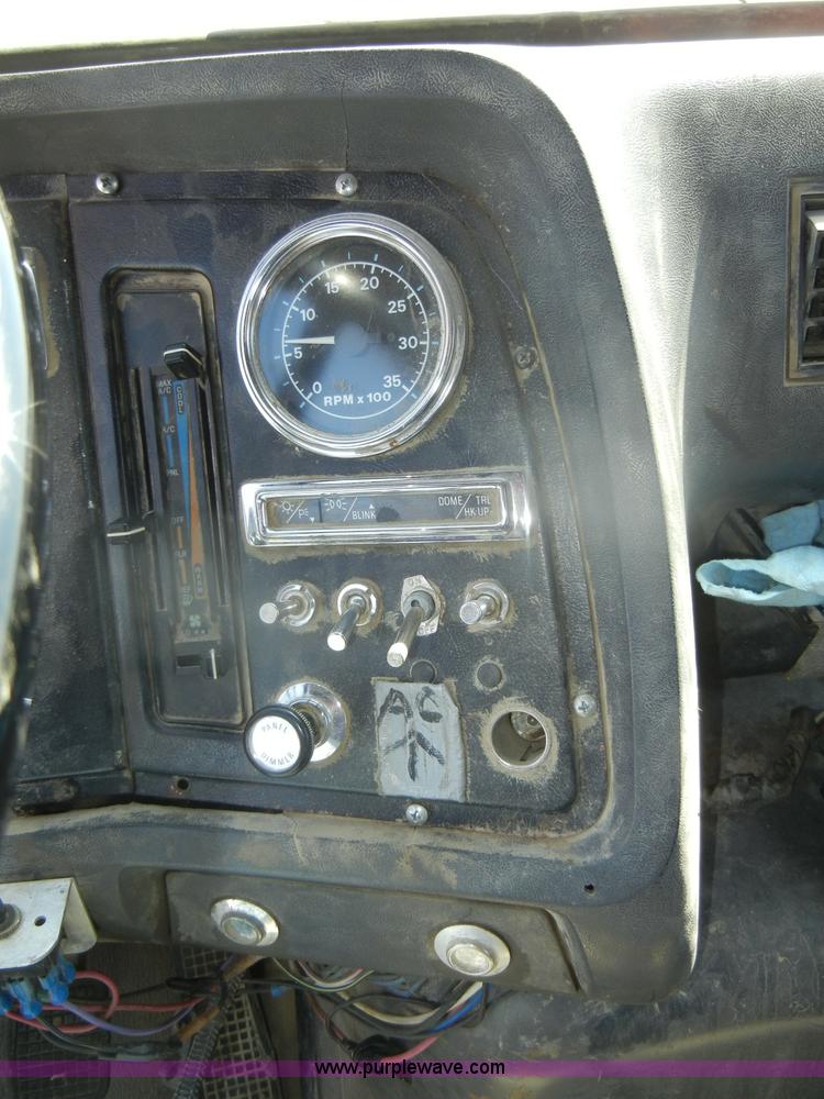 image for item D4604 1996 Ford L8000 dump truck