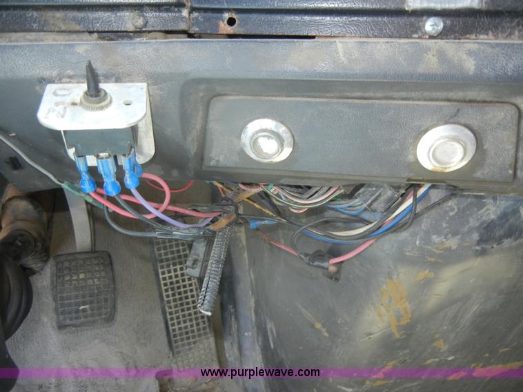 image for item D4604 1996 Ford L8000 dump truck