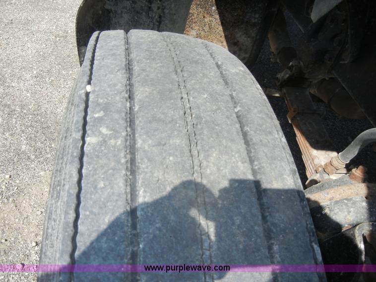 image for item D4604 1996 Ford L8000 dump truck