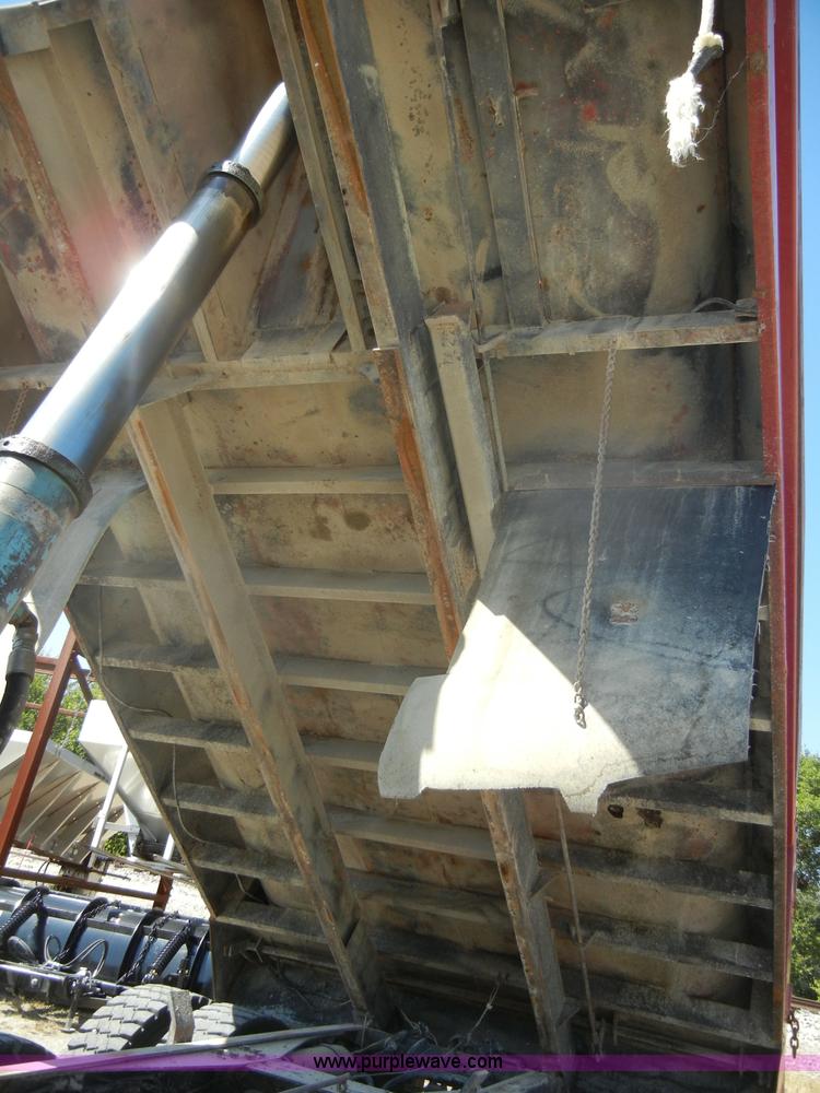 image for item D4604 1996 Ford L8000 dump truck