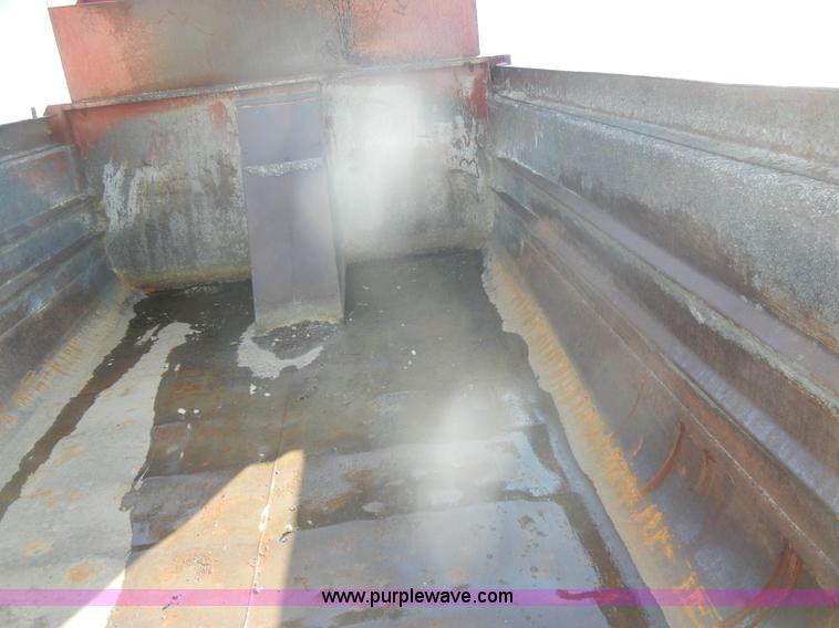 image for item D4604 1996 Ford L8000 dump truck