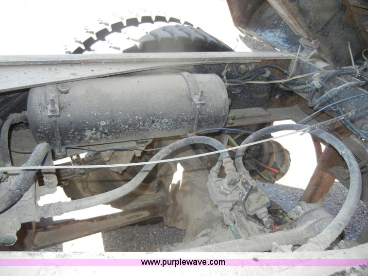 image for item D4604 1996 Ford L8000 dump truck