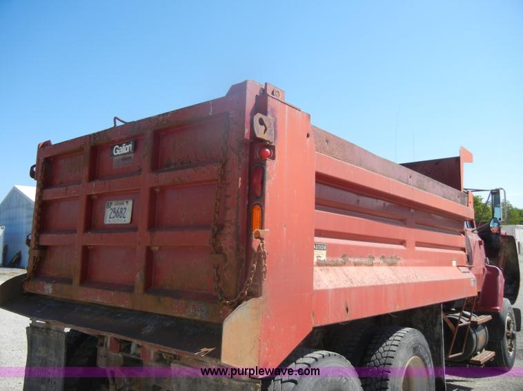 image for item D4604 1996 Ford L8000 dump truck