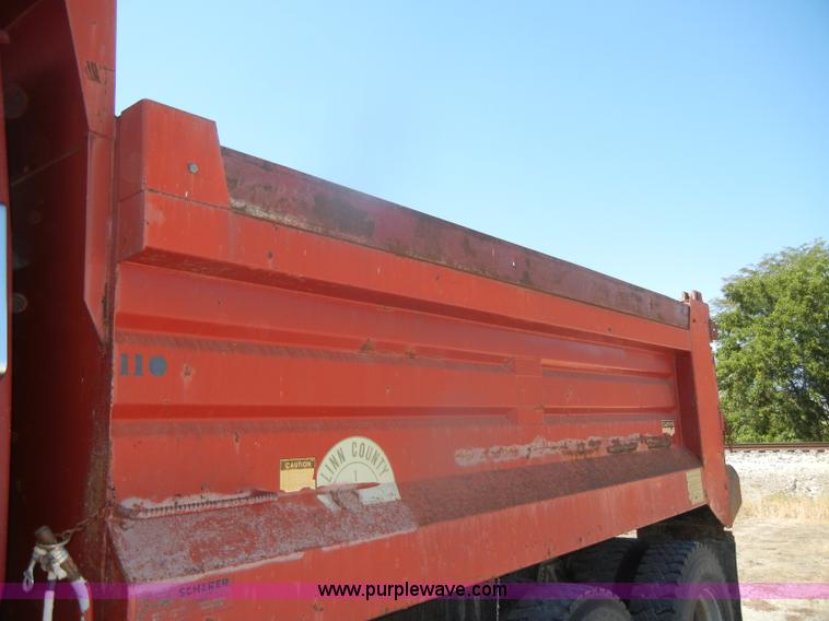 image for item D4604 1996 Ford L8000 dump truck