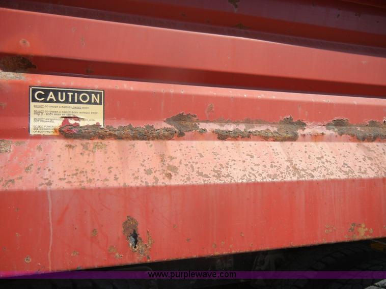 image for item D4604 1996 Ford L8000 dump truck