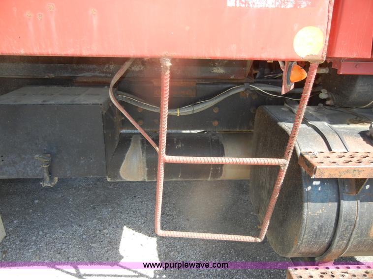 image for item D4604 1996 Ford L8000 dump truck