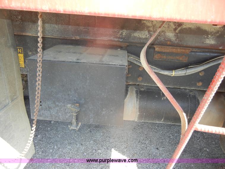 image for item D4604 1996 Ford L8000 dump truck