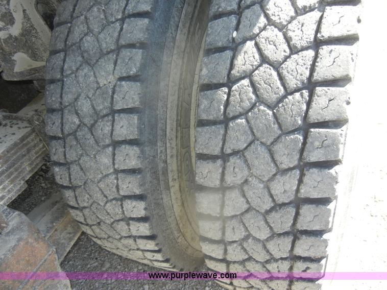 image for item D4604 1996 Ford L8000 dump truck