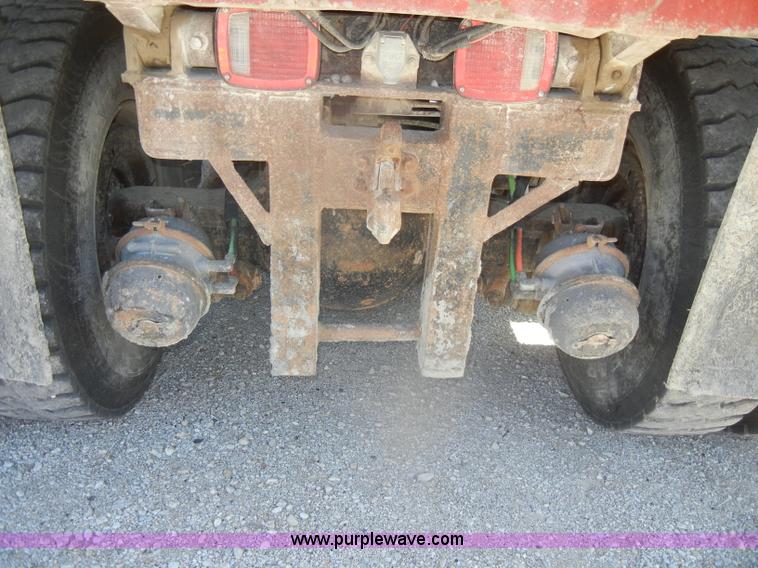 image for item D4604 1996 Ford L8000 dump truck