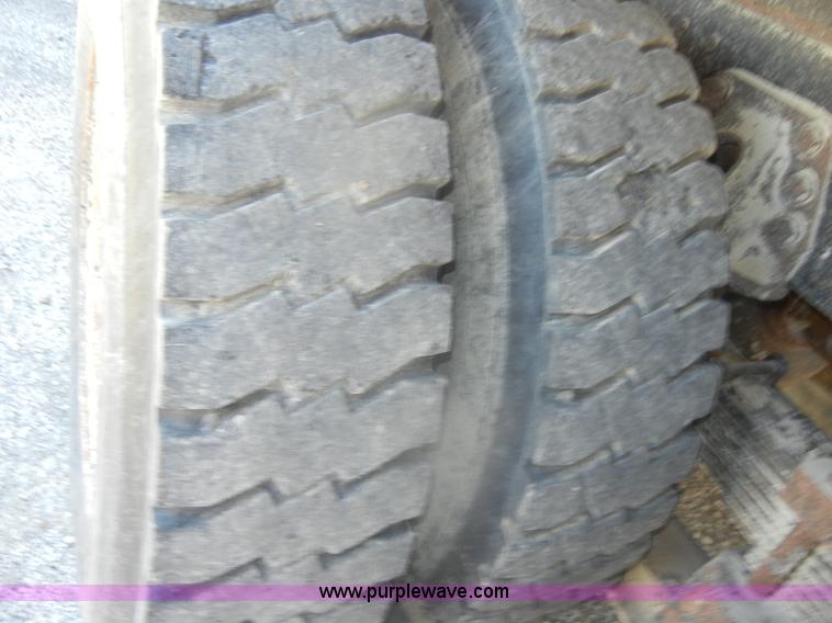 image for item D4604 1996 Ford L8000 dump truck