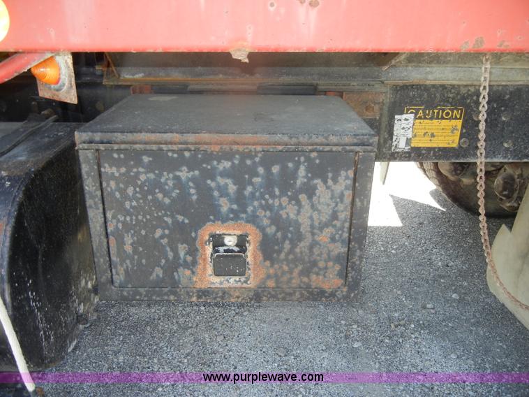 image for item D4604 1996 Ford L8000 dump truck