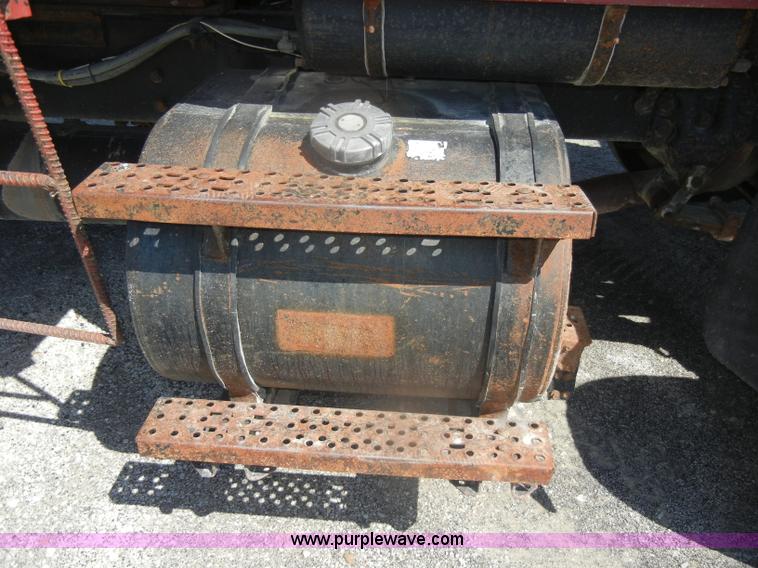 image for item D4604 1996 Ford L8000 dump truck