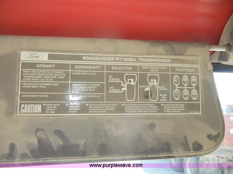 image for item D4605 1993 Ford L8000 dump truck